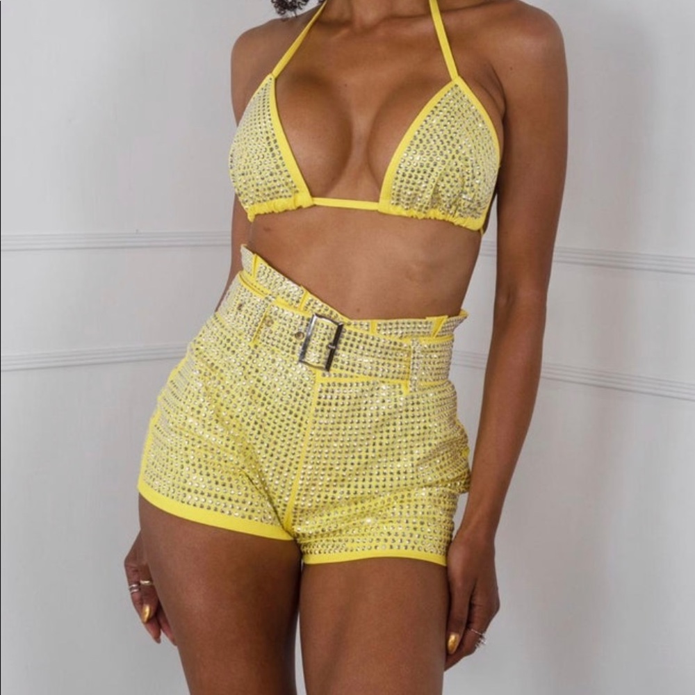 2 piece blinged short set with belt